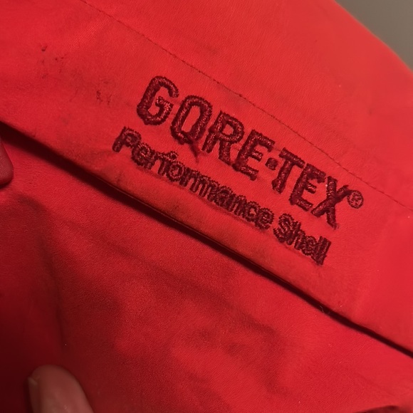 Marmot ( Excellent Brand) Women's GORE TEX Ski Jacket - Shell/ / Attached Hood - Picture 10 of 10